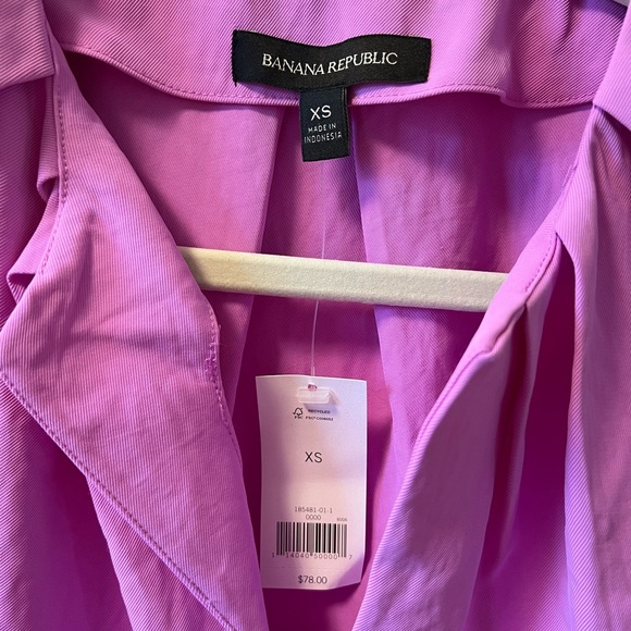 Banana Republic sleeveless blouse - Picture 2 of 3